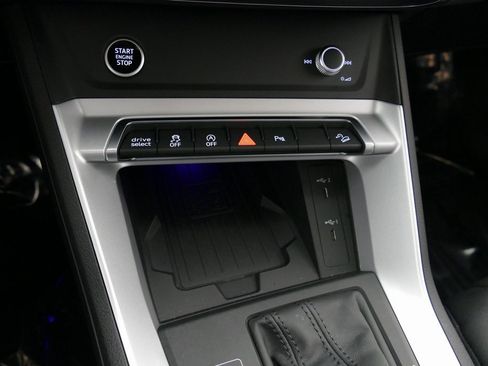 Certified 2025 Audi Q3 2.0T Premium Plus w/ Premium Plus Package image 21