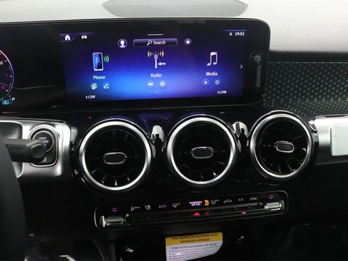 New 2026 Mercedes-Benz GLB 250 image 6