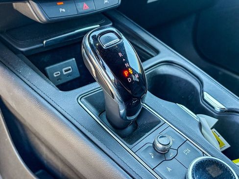 Used 2024 Cadillac XT4 Premium Luxury FWD image 8