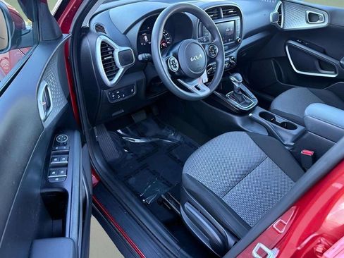 Used 2022 Kia Soul LX w/ Technology Package image 9