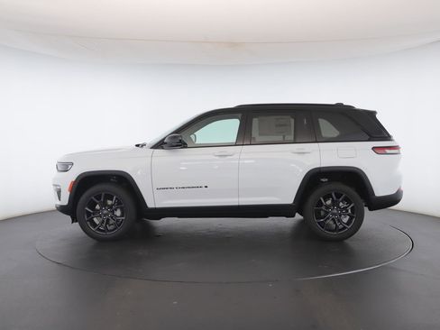 New 2025 Jeep Grand Cherokee Limited image 19