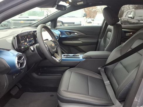 New 2026 Chevrolet Equinox EV LT image 11