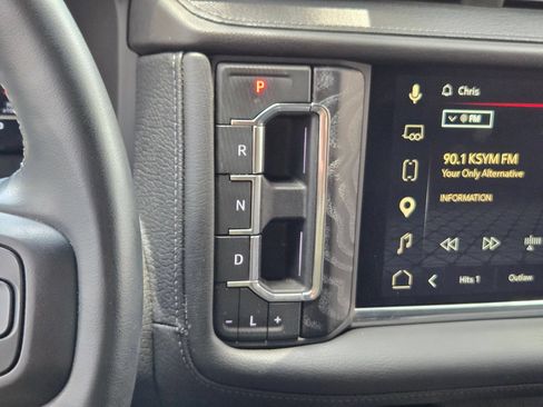 Used 2023 GMC Yukon XL Denali AWD/4WD image 18