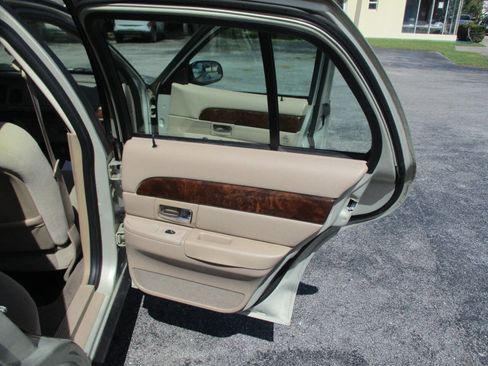 Used 2005 Mercury Grand Marquis GS image 18