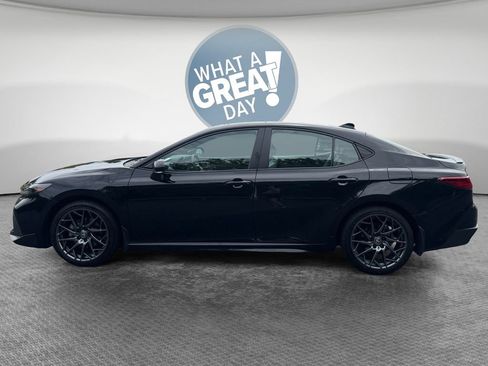 Used 2025 Toyota Camry SE AWD/4WD image 6