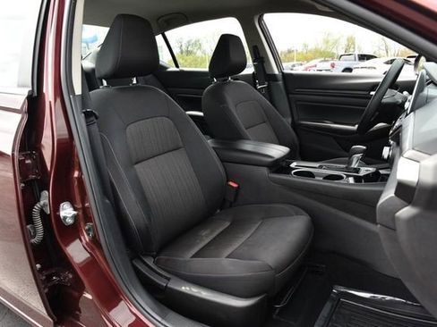 Used 2024 Nissan Altima 2.5 SV image 19