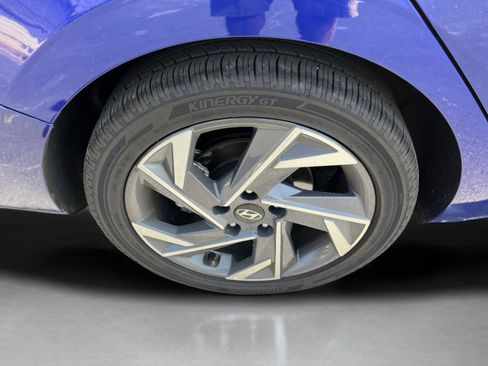 Used 2025 Hyundai Elantra Limited FWD image 31