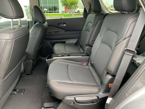 New 2026 Nissan Pathfinder SL FWD image 20