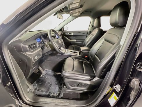 Used 2021 Ford Explorer XLT w/ Equipment Group 202A AWD/4WD image 20