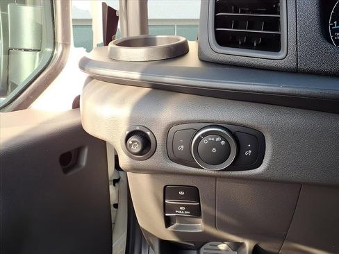 New 2025 Ford Transit 350 148 Low Roof AWD image 17