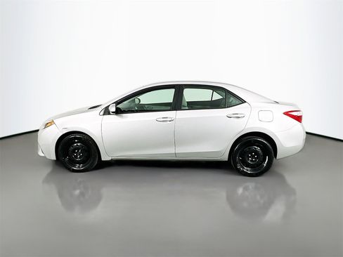 Used 2016 Toyota Corolla LE image 4