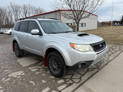 Used 2010 Subaru Forester 2.5XT Premium w/ Popular Equipment Group 1B image 5