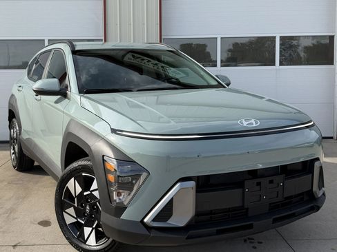Used 2025 Hyundai Kona SEL AWD/4WD image 1
