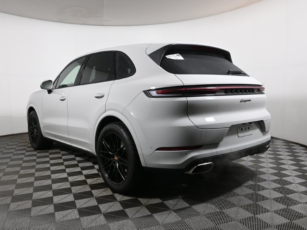 Used 2026 Porsche Cayenne AWD/4WD image 3
