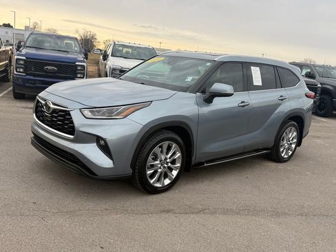 Used 2020 Toyota Highlander Limited image 40