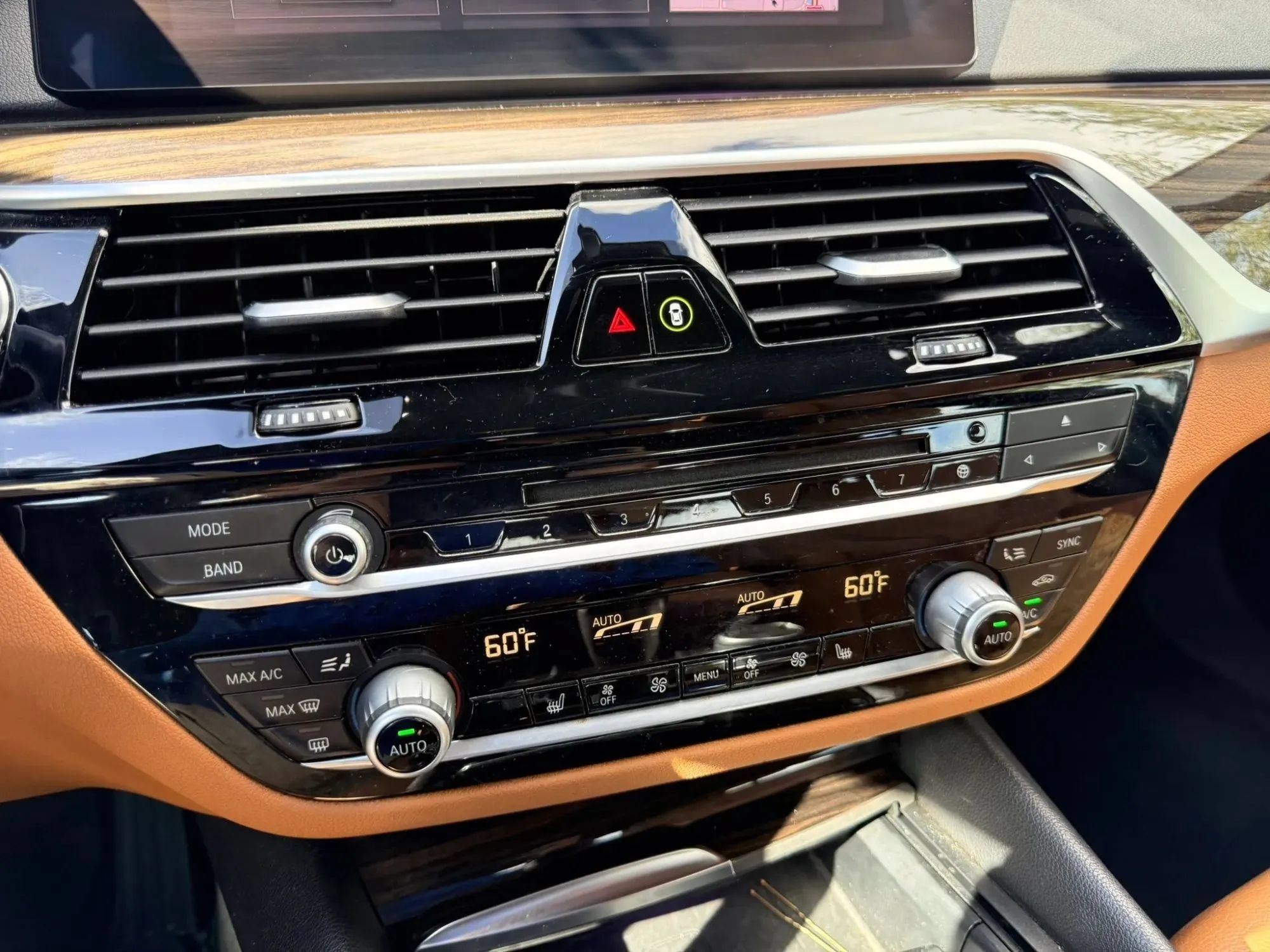 Used 2019 BMW 530e w/ Convenience Package RWD image 20