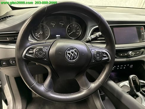 Used 2019 Buick Enclave Essence image 4