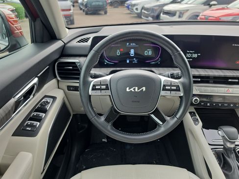 Certified 2024 Kia Telluride EX w/ EX Captain's Chair Package FWD image 13