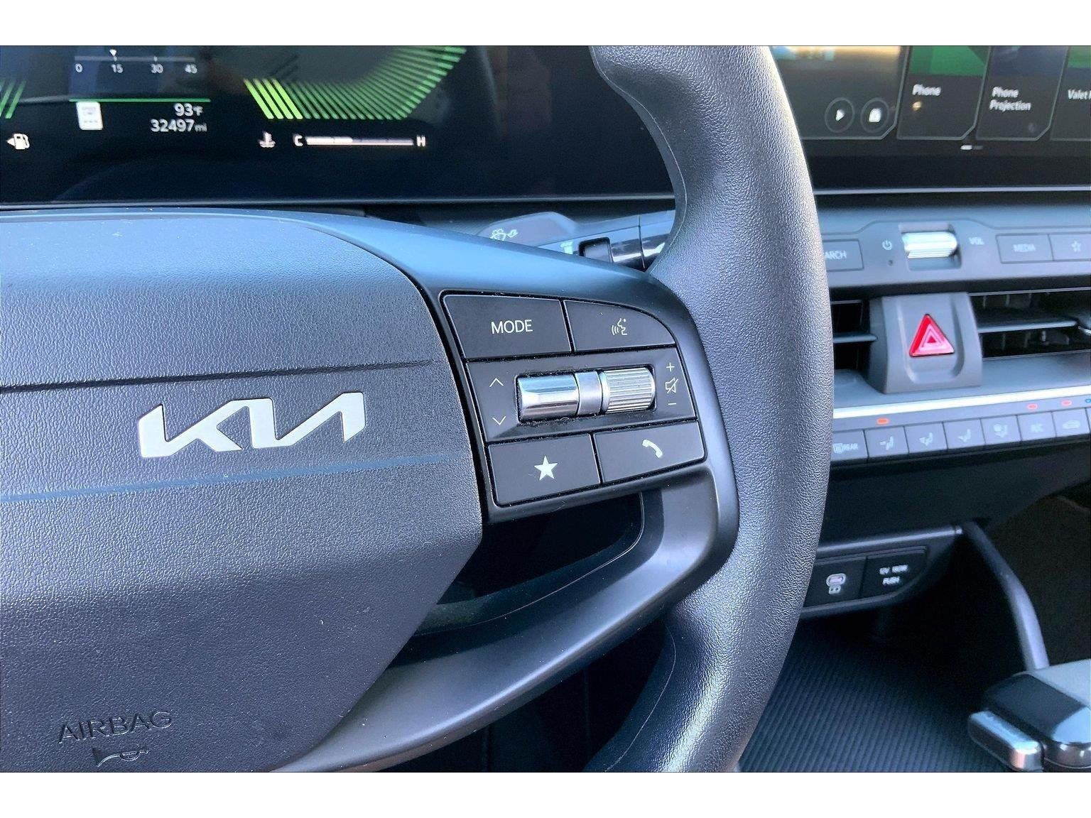 Used 2025 Kia K4 FWD image 17