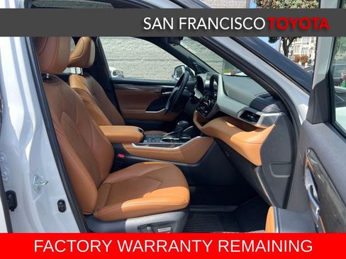 Used 2023 Toyota Highlander Platinum FWD image 20