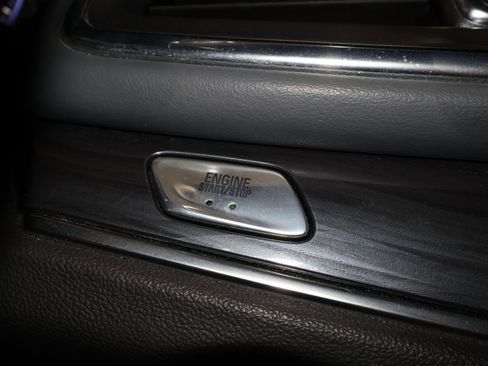 Used 2024 Buick Enclave Premium image 16