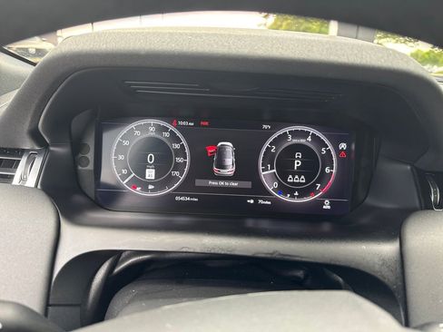 Used 2020 Land Rover Discovery Sport SE AWD/4WD image 24