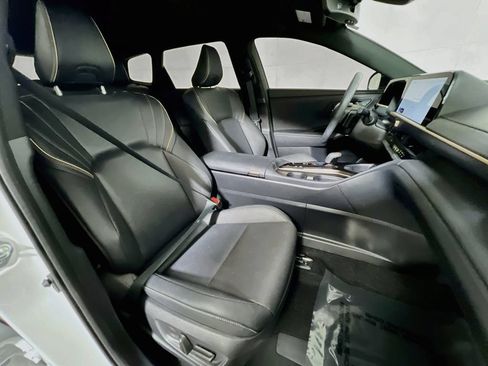 Certified 2025 Toyota Crown Signia AWD/4WD image 24