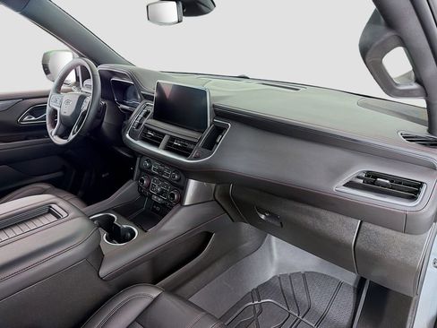 Used 2024 Chevrolet Suburban RST w/ Luxury Package image 23