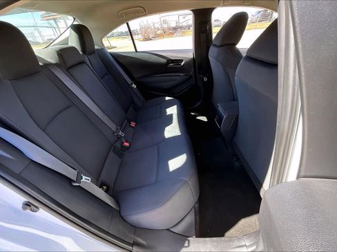 Used 2022 Toyota Corolla LE image 18