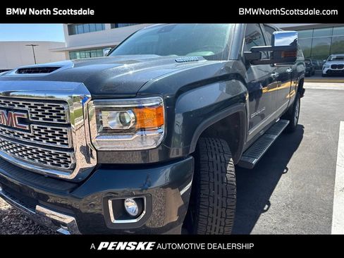 Used 2019 GMC Sierra 2500 Denali w/ Duramax Plus Package AWD/4WD image 1