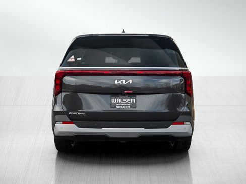 New 2026 Kia Carnival FWD image 5