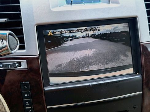 Used 2011 Cadillac Escalade ESV Premium RWD image 15