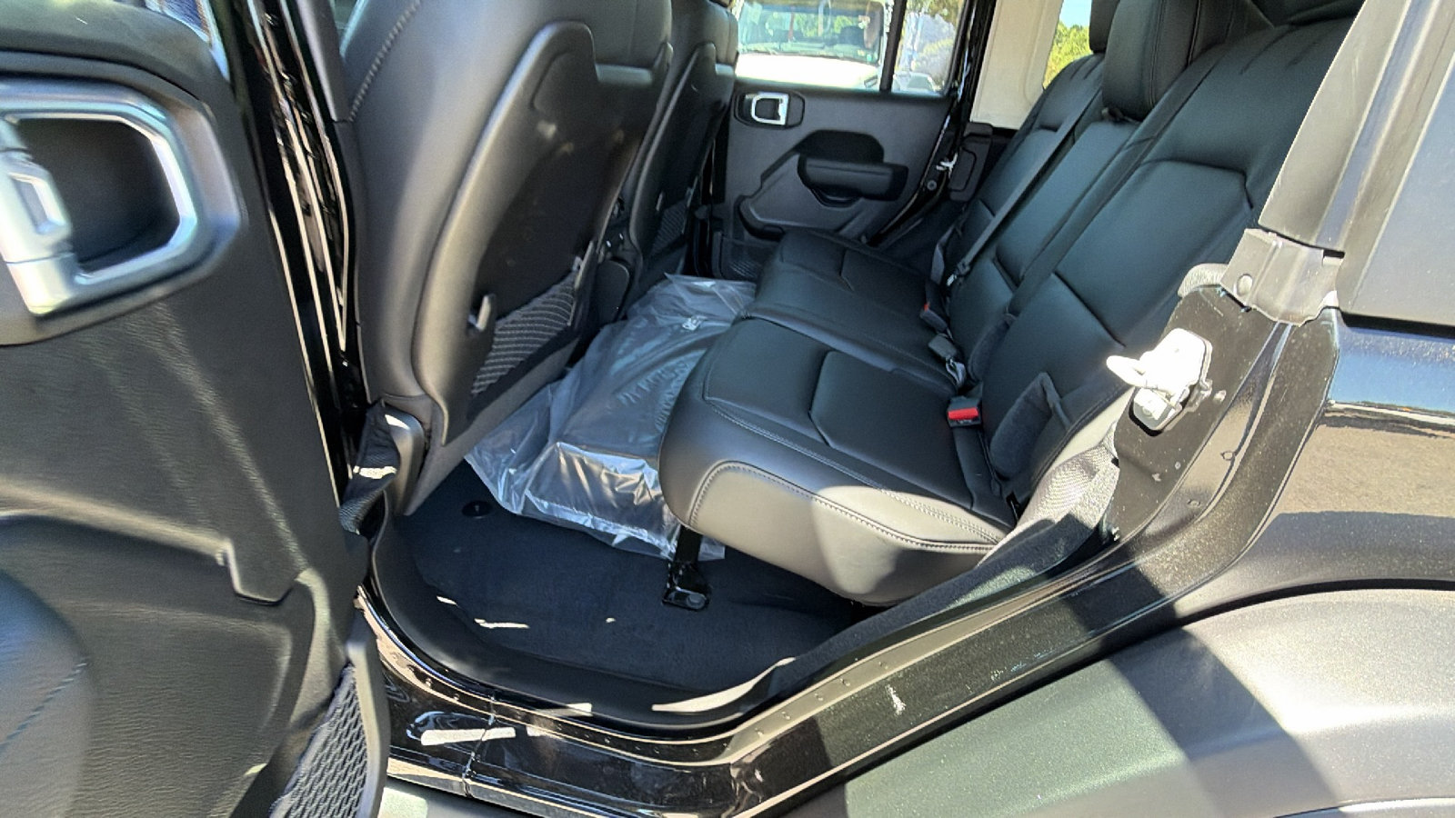 New 2027 Jeep Wrangler Unlimited Rubicon 392 AWD/4WD image 19