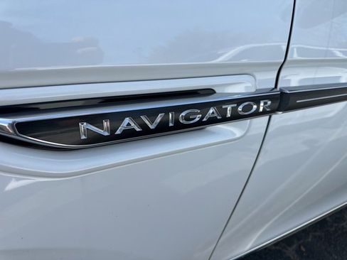 Used 2020 Lincoln Navigator Black Label w/ Cargo Convenience Package image 4