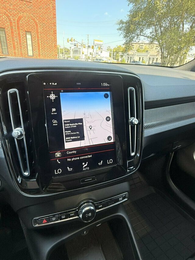 Used 2022 Volvo XC40 T5 R-Design w/ Advanced Package AWD/4WD image 24