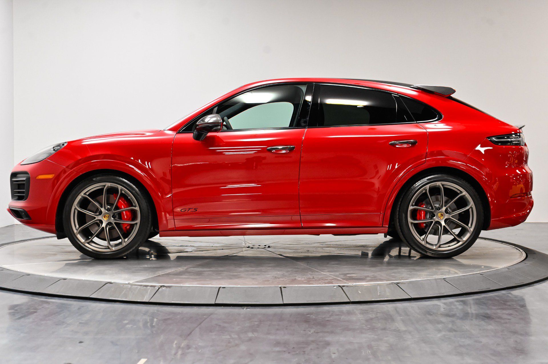 Used 2021 Porsche Cayenne GTS AWD/4WD image 27