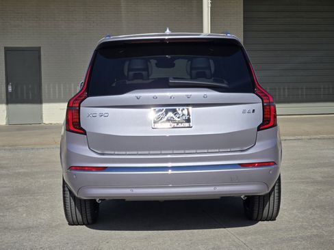 New 2026 Volvo XC90 B6 Plus w/ Protection Package Premier image 8
