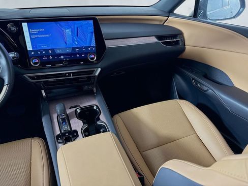 Used 2025 Lexus RX 350 Premium w/ Accessory Package (Z1) FWD image 25