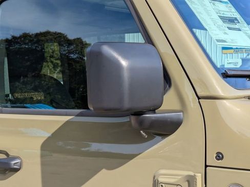 New 2025 Jeep Wrangler Unlimited Rubicon 392 image 12