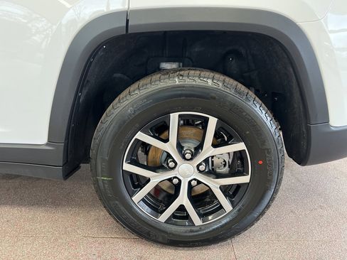 New 2025 Jeep Grand Cherokee Limited image 21