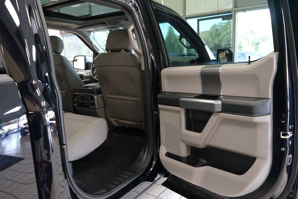 Used 2018 Ford F150 XLT w/ Equipment Group 302A Luxury AWD/4WD image 47