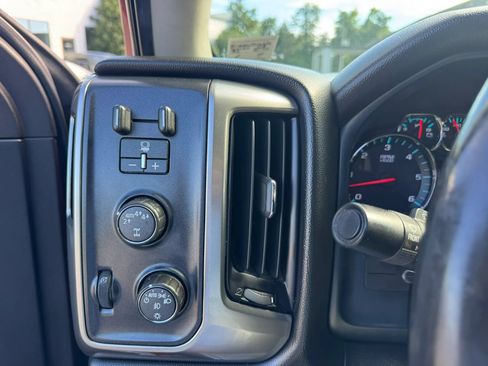 Used 2018 Chevrolet Silverado 1500 LT w/ All Star Edition AWD/4WD image 29
