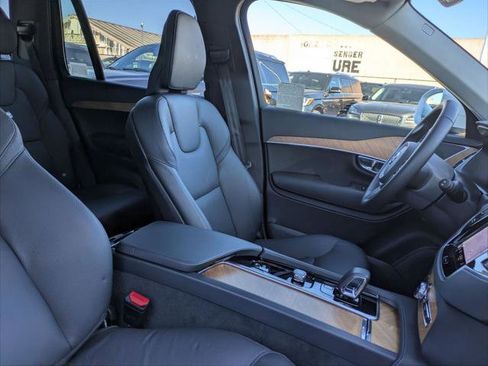 Used 2025 Volvo XC90 B6 Plus w/ Protection Package Premier image 25
