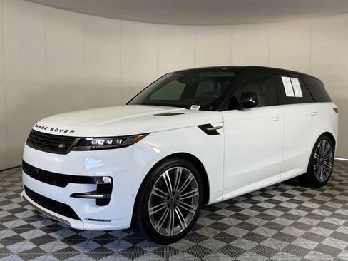 Used 2024 Land Rover Range Rover Sport Dynamic SE AWD/4WD image 2