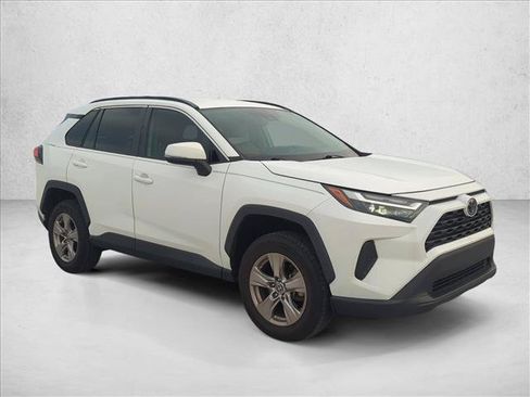 Used 2022 Toyota RAV4 XLE AWD/4WD image 3