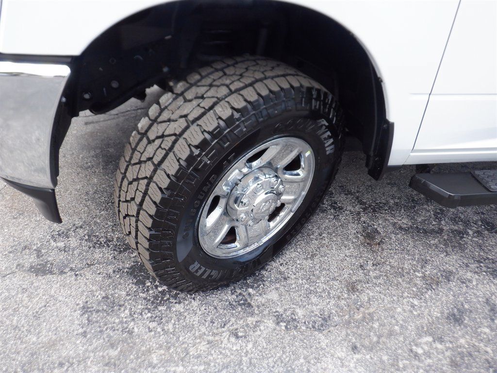 Used 2024 RAM 2500 Tradesman w/ Chrome Appearance Group AWD/4WD image 24