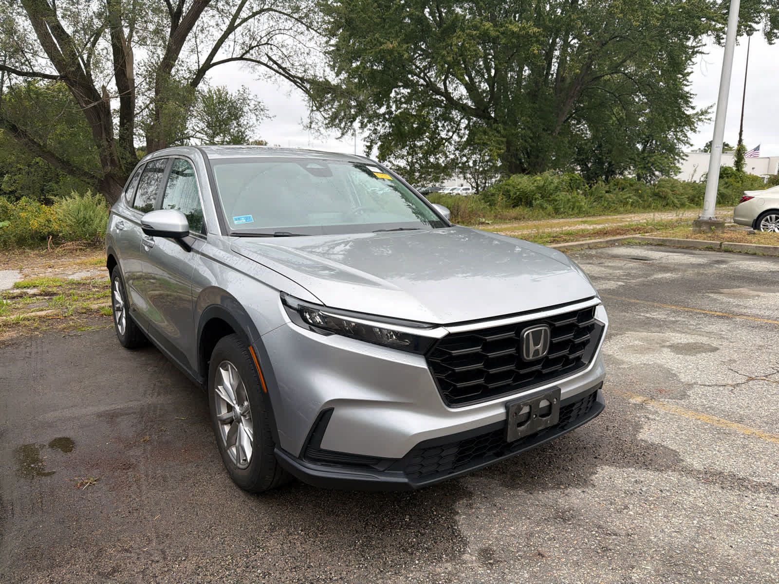 Used 2024 Honda CR-V EX image 3