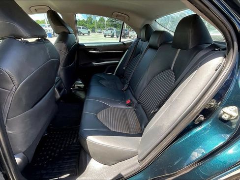 Used 2019 Toyota Camry SE FWD image 7