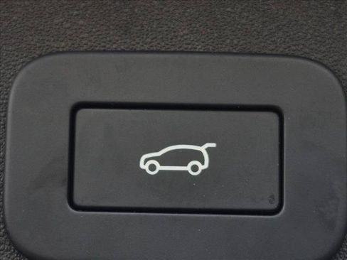 Certified 2025 Land Rover Discovery Sport S AWD/4WD image 17