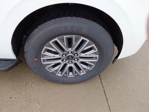 New 2026 Ford Expedition Max Platinum AWD/4WD image 10